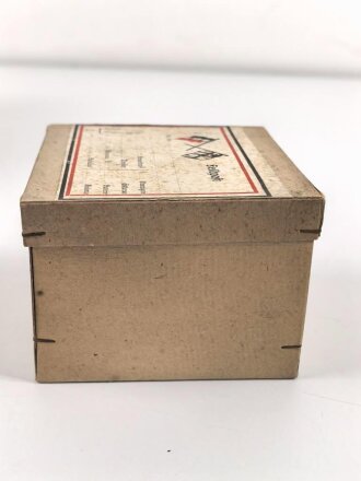 1.Weltkrieg, Feldpostpaket  mit zu befüllender Metalldose. Maße des Karton 7,5 x 10,5 x 10,5cm