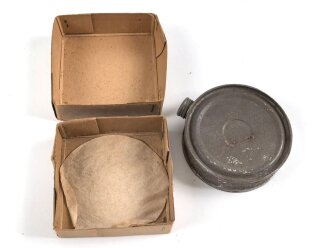 1.Weltkrieg, Feldpostpaket  mit zu befüllendem Flachmann aus Metall. Maße des Karton 4 x 10,5 x 10,5cm