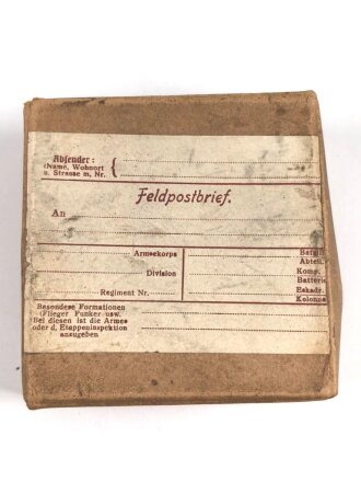 1.Weltkrieg, Feldpostpaket  mit zu befüllendem Flachmann aus Metall. Maße des Karton 4 x 10,5 x 10,5cm