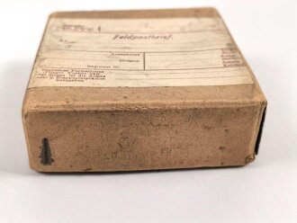 1.Weltkrieg, Feldpostpaket  mit zu befüllendem Flachmann aus Metall. Maße des Karton 4 x 10,5 x 10,5cm