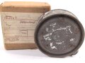 1.Weltkrieg, Feldpostpaket  mit zu befüllendem Flachmann aus Metall. Maße des Karton 4 x 10,5 x 10,5cm