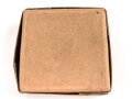 1.Weltkrieg, Feldpostpaket  mit zu befüllendem Flachmann aus Metall. Maße des Karton 4 x 10,5 x 10,5cm