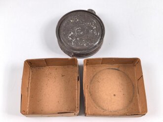 1.Weltkrieg, "Feldpostbrief" mit zu befüllendem Flachmann aus Metall. Maße des Karton 4 x 10,5 x 10,5cm