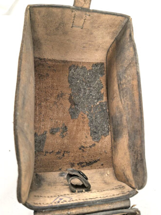 Pionier, Tasche zum Glühzündapparat 37 der Wehrmacht. Ungereinigtes Stück, der Trageriemen original und zugehörig