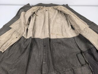 Kaiserreich, Mantel Modell 1894. Instandgesetztes Kammerstück des Feldartillerie Regiment 18 von 1901. Stark getragen, ungereinigt.