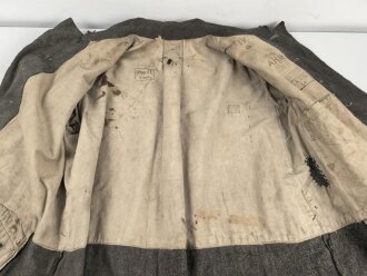 Kaiserreich, Mantel Modell 1894. Instandgesetztes Kammerstück des Feldartillerie Regiment 18 von 1901. Stark getragen, ungereinigt.