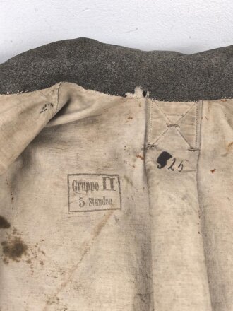 Kaiserreich, Mantel Modell 1894. Instandgesetztes Kammerstück des Feldartillerie Regiment 18 von 1901. Stark getragen, ungereinigt.