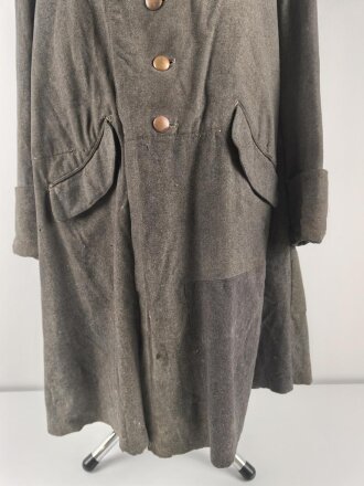 Kaiserreich, Mantel Modell 1894. Instandgesetztes Kammerstück des Feldartillerie Regiment 18 von 1901. Stark getragen, ungereinigt.