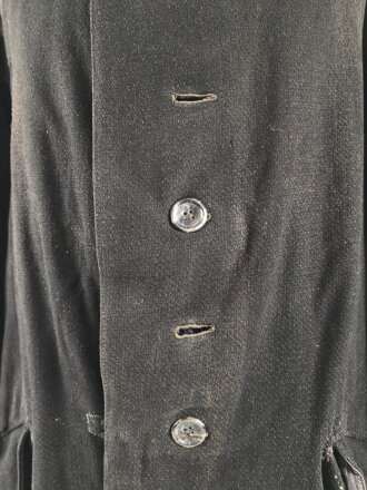 1.Weltkrieg Württemberg, Ersatzmantel aus schwarzem Tuch ( sogenannter Landsturmmantel) so 1914/15 in ermangelung feldgrauer Mäntel ausgegeben. Kammerstück I.R. 125, Wäscheetikett eines Angehörigen im Ers. Batl. Res, Infanterie Regiment 119 .