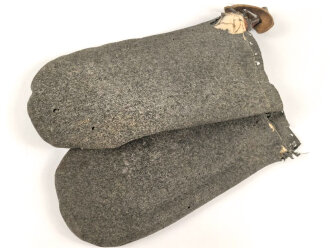 Paar gefütterte Winterhandschuhe. Höchstwahrscheinlich aus der Zeit des 1. Weltkrieg. Ungereiniogtes Paar , beschädigt