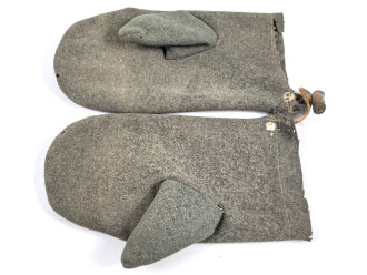 Paar gefütterte Winterhandschuhe. Höchstwahrscheinlich aus der Zeit des 1. Weltkrieg. Ungereiniogtes Paar , beschädigt