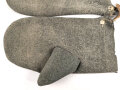 Paar gefütterte Winterhandschuhe. Höchstwahrscheinlich aus der Zeit des 1. Weltkrieg. Ungereiniogtes Paar , beschädigt