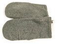 Paar gefütterte Winterhandschuhe. Höchstwahrscheinlich aus der Zeit des 1. Weltkrieg. Ungereinigtes Paar in gutem Zustand