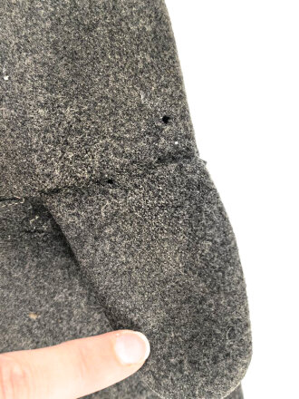 Einzelner,  gefütterte Winterhandschuh. Höchstwahrscheinlich aus der Zeit des 1. Weltkrieg. Ungereinigtes Kammerstück