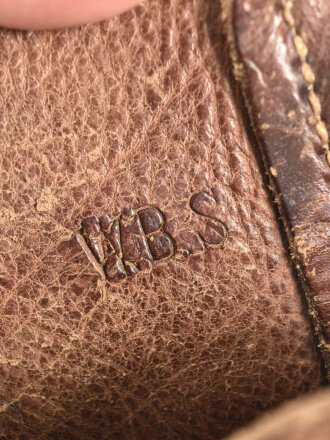 Paar benagelte Halbschuhe in schwerer Ausführung. Kommen aus einer Sammlung zum Thema 1. Weltkrieg. Guter Gesamtzustand, Sohlenlänge 29cm