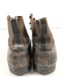 Paar benagelte Halbschuhe in schwerer Ausführung. Kommen aus einer Sammlung zum Thema 1. Weltkrieg. Guter Gesamtzustand, Sohlenlänge 29cm