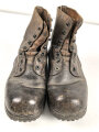 Paar benagelte Halbschuhe in schwerer Ausführung. Kommen aus einer Sammlung zum Thema 1. Weltkrieg. Guter Gesamtzustand, Sohlenlänge 29cm