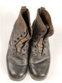 Paar benagelte Halbschuhe in schwerer Ausführung. Kommen aus einer Sammlung zum Thema 1. Weltkrieg. Guter Gesamtzustand, Sohlenlänge 29cm