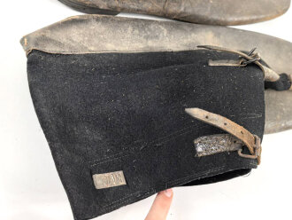1.Weltkrieg, Paar Winter Überschuhe schwarzer Filz/ Leder. . Ungereinigt, Sohlenlänge 38cm. Anbei ein originales Foto im Ansichtskartenformat.