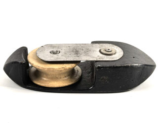 Schnurgewicht für den grossen Klappenschrank datiert 1936