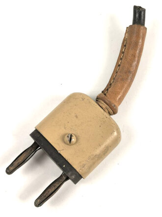Zweipoliger Stecker Wehrmacht, sandfarbener Originallack