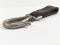 Vorrichtung zum Kabelführen, Karabinerhaken an Koppelschlaufe.  Vermutlich militärisch, taucht allerdings in keiner mir bekannten Vorschrift auf