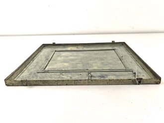 Gehäusedeckel Wehrmacht, Aussenmaße 37,5 x 44cm. üebrlackiertes Stück