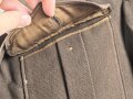 Dienstrock für Angehörige in der SA? Relativ dunkles braun, verwaschenes Etikett in der Tasche. Mottenschäden, ungereinigt