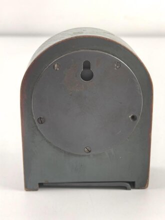 Luftwaffe Betriebsuhr, auch Stationsuhr oder Funkraumuhr genannt. Bauart Junghans, , Fl 25591. Original lackiertes Gehäuse , läuft einwandfrei