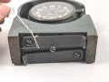 Luftwaffe Betriebsuhr, auch Stationsuhr oder Funkraumuhr genannt. Bauart Junghans, , Fl 25591. Original lackiertes Gehäuse , läuft einwandfrei