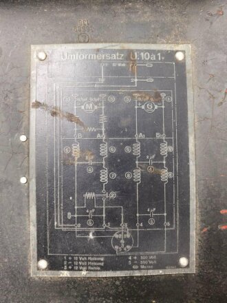 Umformer U.10 a 1 der Wehrmacht für 10 Watt Sender in Fahrzeugen. Baujahr 1943. Originallack, Funktion nicht geprüft