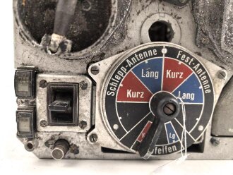 Luftwaffe FBG.3 Ln 26564, Fernbediengerät zur Umschaltung der Antennen auf LW- / KW-Betrieb für Fu G10. Originallack, Funktion nicht geprüft, ungereinigtes Stück