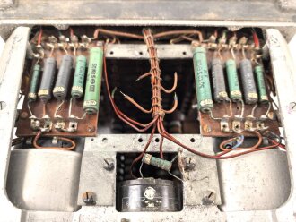 Luftwaffe FBG.3 Ln 26564, Fernbediengerät zur Umschaltung der Antennen auf LW- / KW-Betrieb für Fu G10. Originallack, Funktion nicht geprüft, ungereinigtes Stück