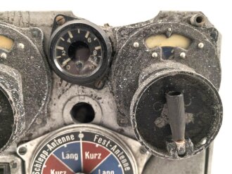 Luftwaffe FBG.3 Ln 26564, Fernbediengerät zur Umschaltung der Antennen auf LW- / KW-Betrieb für Fu G10. Originallack, Funktion nicht geprüft, ungereinigtes Stück