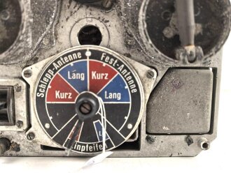 Luftwaffe FBG.3 Ln 26564, Fernbediengerät zur Umschaltung der Antennen auf LW- / KW-Betrieb für Fu G10. Originallack, Funktion nicht geprüft, ungereinigtes Stück