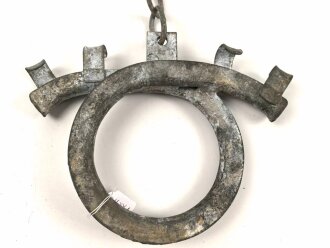 Abspannhaken für Feldfernkabel der Wehrmacht, datiert 1943, ungereinigtes Stück