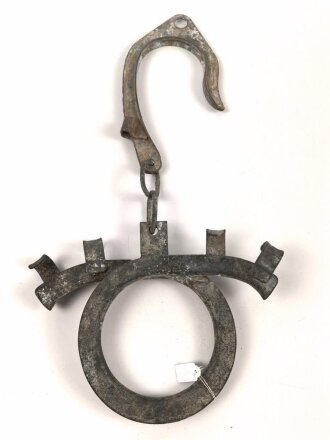Abspannhaken für Feldfernkabel der Wehrmacht, datiert 1943, ungereinigtes Stück