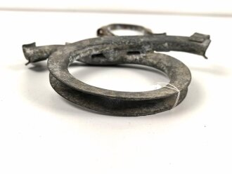 Abspannhaken für Feldfernkabel der Wehrmacht, datiert 1943, ungereinigtes Stück