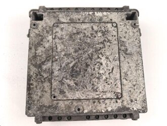 Luftwaffe, Fußplatte / Aufhängerahmen für Schaltkasten 13b, Ln 26905-2. Originallack, ungereinigtes Stück