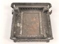 Luftwaffe, Fußplatte / Aufhängerahmen für Schaltkasten 13b, Ln 26905-2. Originallack, ungereinigtes Stück