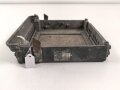 Luftwaffe, Fußplatte / Aufhängerahmen für Schaltkasten 13b, Ln 26905-2. Originallack, ungereinigtes Stück