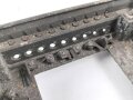Luftwaffe, Fußplatte / Aufhängerahmen für Schaltkasten 13b, Ln 26905-2. Originallack, ungereinigtes Stück