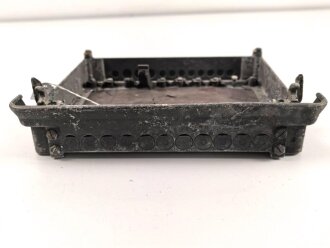 Luftwaffe, Fußplatte / Aufhängerahmen für Fernbediengerät 3. Originallack, ungereinigtes Stück