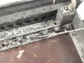 Luftwaffe, Fußplatte / Aufhängerahmen für Fernbediengerät 3. Originallack, ungereinigtes Stück