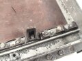 Luftwaffe, Fußplatte / Aufhängerahmen für Fernbediengerät 3. Originallack, ungereinigtes Stück