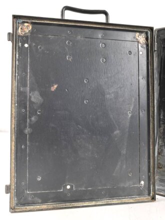 Transportkasten "Chi.Masch. A 02601" Originallack und Beschriftung. ( Chiffrier Maschine ) Nach dem Krieg weiterbenutzt