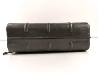 Transportkasten für Stielhandgranaten 24 der Wehrmacht. Überlackiertes Stück