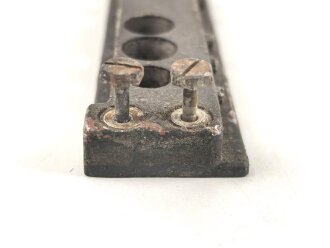 Luftwaffe, Teil einer Fußplatte / Aufhängerahmen . Originallack