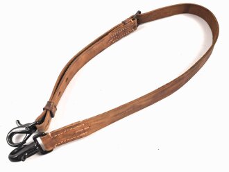 Trageriemen Wehrmacht, Beispielsweise für Optikbehälter. Breite 2.5cm, Länge mit Karabinerhaken 100cm