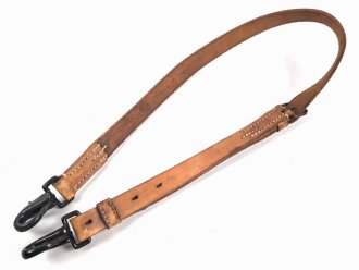 Trageriemen Wehrmacht, Beispielsweise für Optikbehälter. Breite 2.5cm, Länge mit Karabinerhaken 100cm